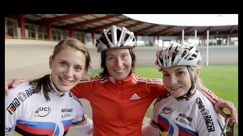 Focus on sochi -- marion fährt bahnrad