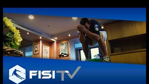 Dominik paris allena forza e equilibrio... seduto su una palla! | fisi official