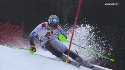 Haugan sfrutta il pettorale 1 ed è in testa allo slalom di kitzbuehel dopo la prima manche