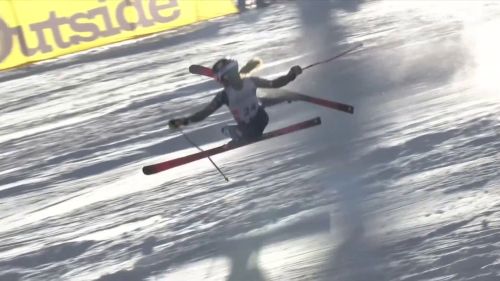 Che volo per elisabeth bocock! si sbilancia e decolla sul muro durante la prima manche del gigante di copper mountain