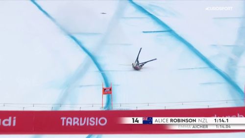 Volo spaventoso di robinson: sta bene, la reazione di goggia e aicher