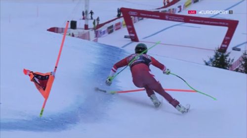 Rischio per vincent kriechmayr a kitzbühel, un paletto finisce sugli sugli sci