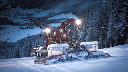 Una discesa su pista nera con il gatto delle nevi  - NEVEITALIA Experience