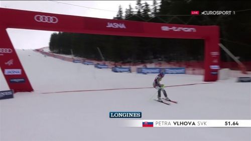 Petra vlhova al comando dopo la prima manche dello slalom di jasna
