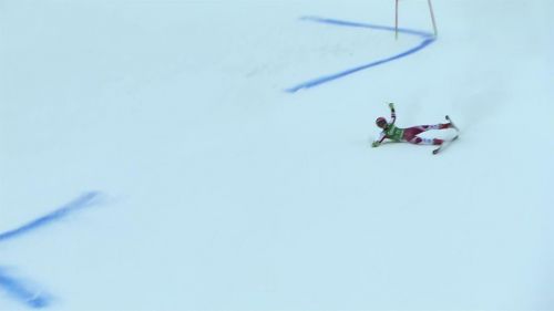 Stefanie brunner cade a lienz e striscia con la schiena fino in fondo - sci alpino femminile, coppa del mondo