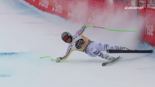 Dominik schwaiger, che numero in discesa: su un fianco alla kernen-s, rimane in piedi