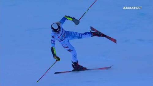 Moltzan, che rischio nel gigante di méribel! fa un 360° e rimane in piedi