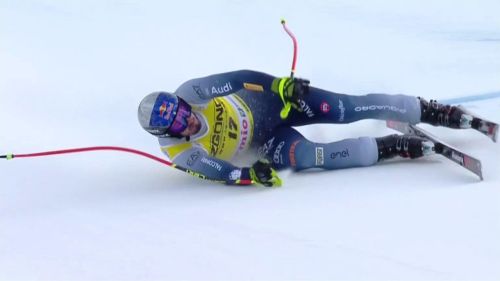 Dominik paris tradito dalla sua stelvio: si sdraia in discesa e si dispera