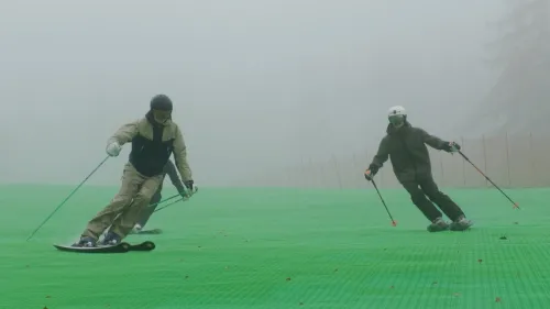 Nevegal, prime discese sulla nuova pista da sci sintetica