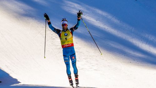La Francia continua a dominare il biathlon maschile, sua anche la staffetta di Pokljuka