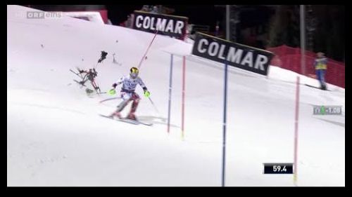 Marcel hirscher viene sfiorato da un drone che cade improvvisamente!