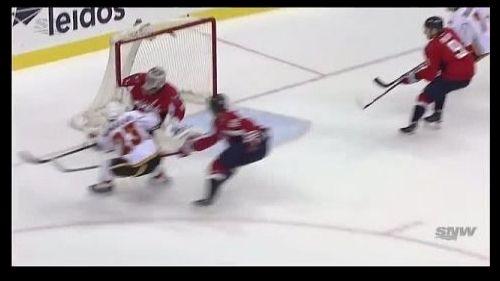 Monahan  per la vittoria dei flames